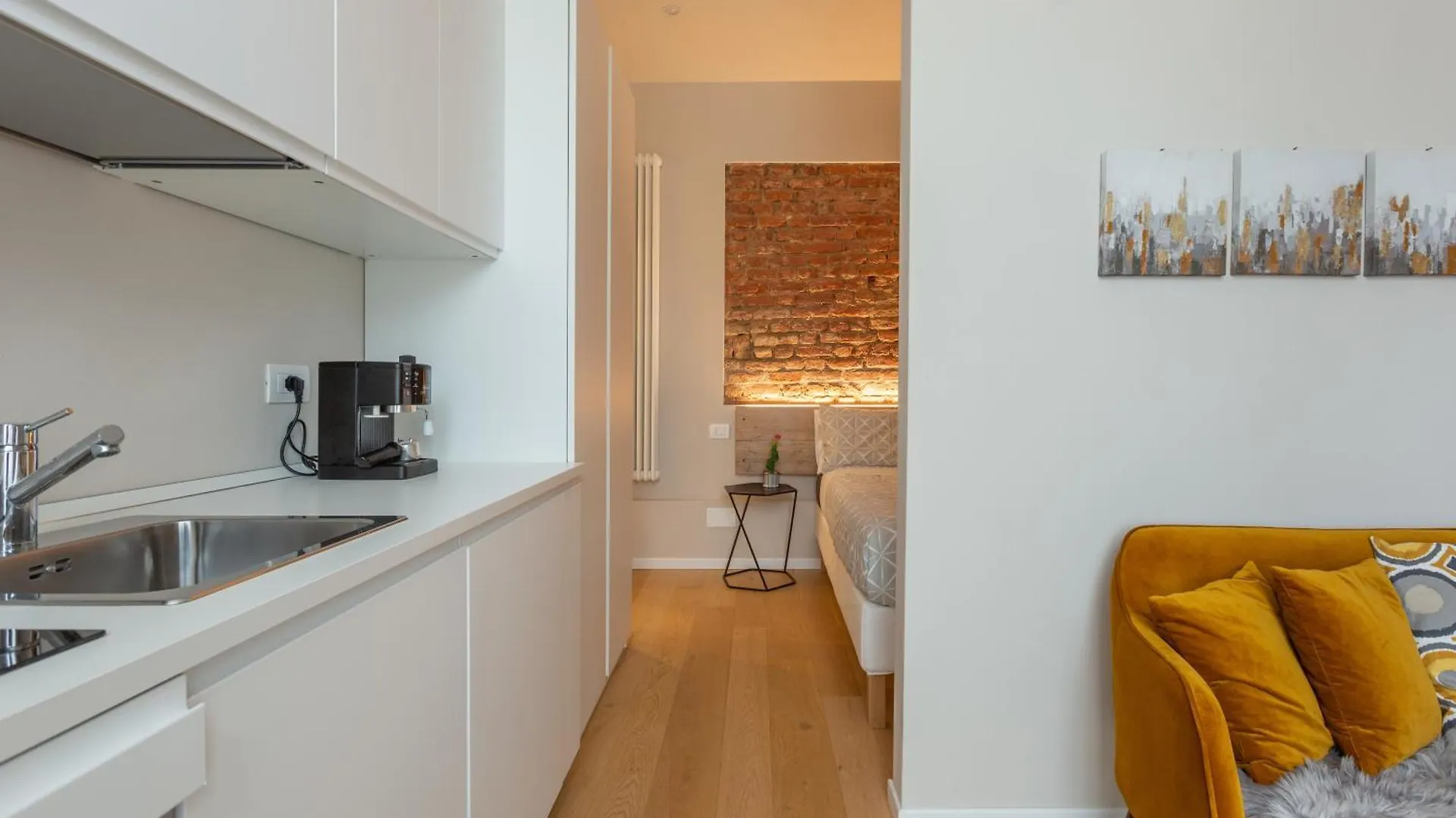 Raffinato E Stylish Monolocale Milanese Apartment 0*, Milan Italy