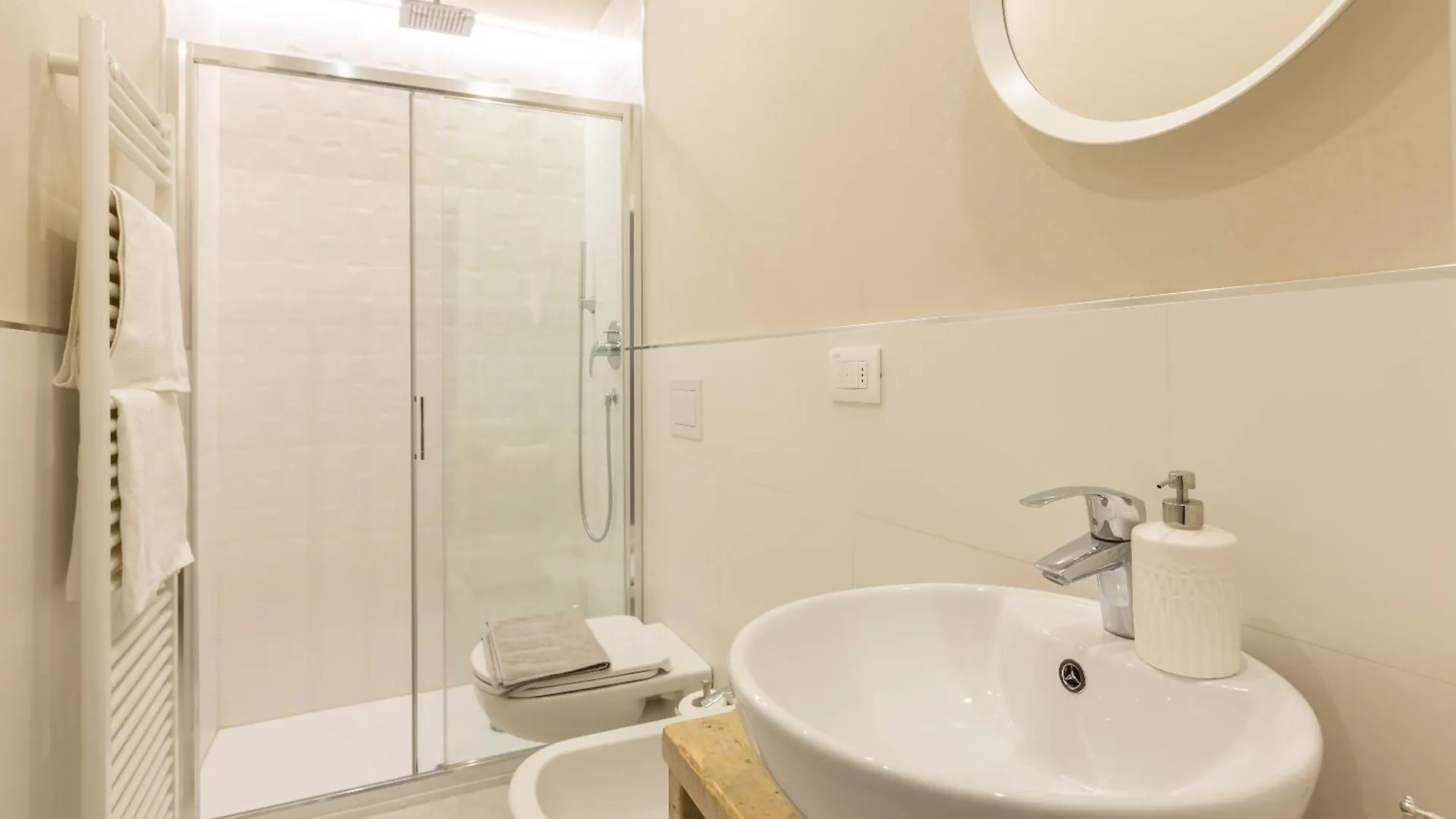 Raffinato E Stylish Monolocale Milanese Apartment