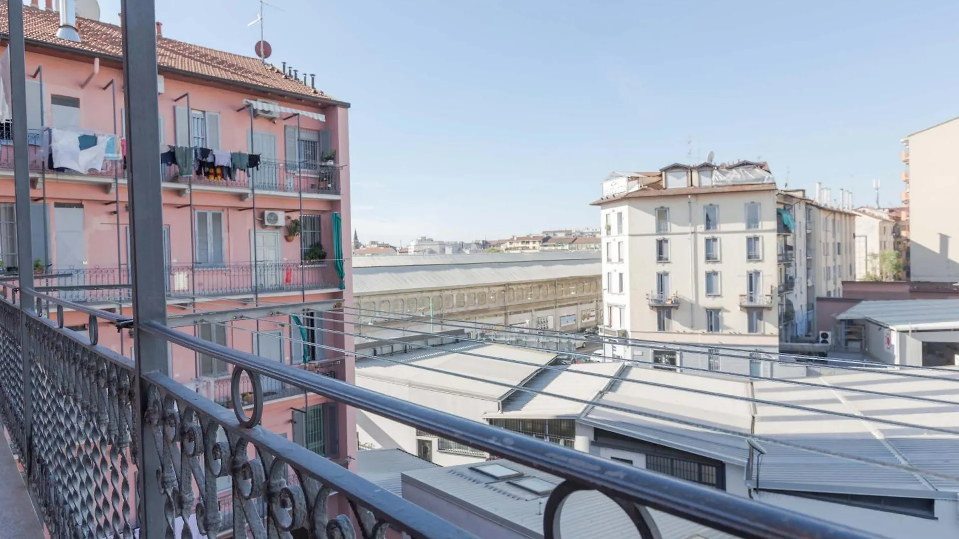 Raffinato E Stylish Monolocale Milanese Apartment  Milan